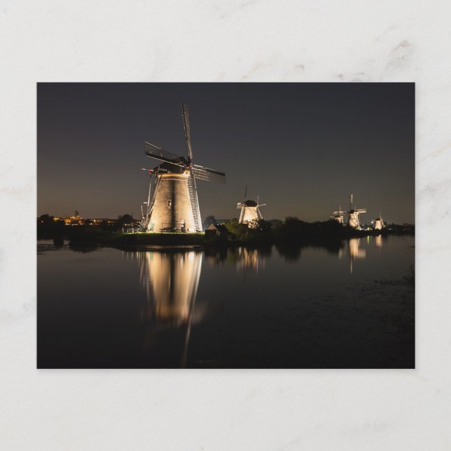 Molinos de viento iluminados en postal nocturno (Anverso)