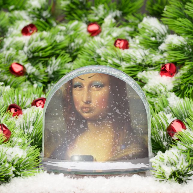 Mona Lisa making a funny face with makeup funny (Navidad)