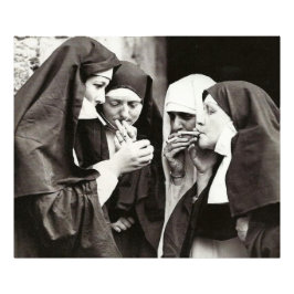 Monjas fumando fotografía vintage