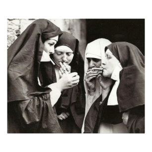 Monjas fumando fotografía vintage