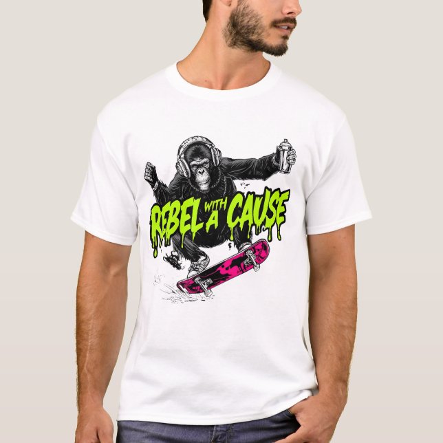 Mono de camiseta haciendo skateboarding (Anverso)