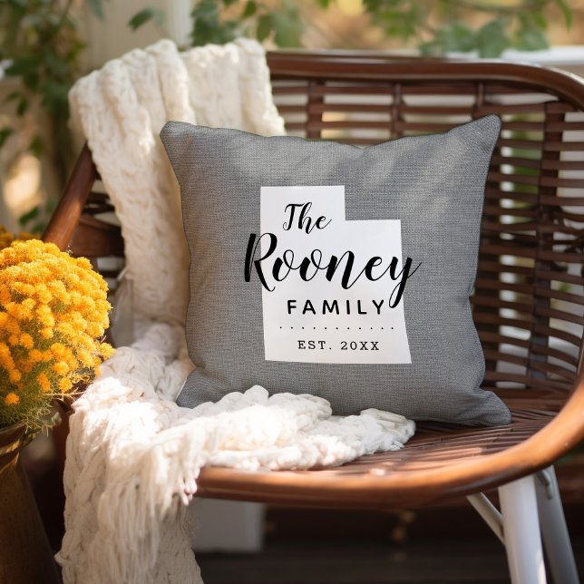 Monograma Cojín decorativo estatal de la familia U (Subido por el creador)