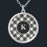 Monograma collar de cestas de oro blanco negro<br><div class="desc">Bolsa monogramada de color blanco negro y plateado dorado</div>