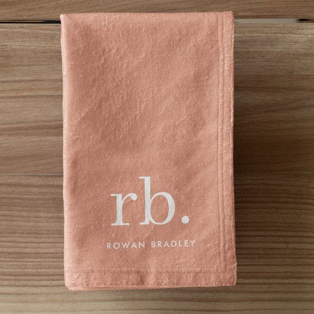 Monograma Coral Peach Elegante Femenino Minimalist (Feminine stylish coral peach unique monogram towels.)