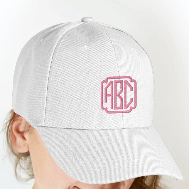 Monograma de Gorra con bordado rosado caliente en  (Subido por el creador)