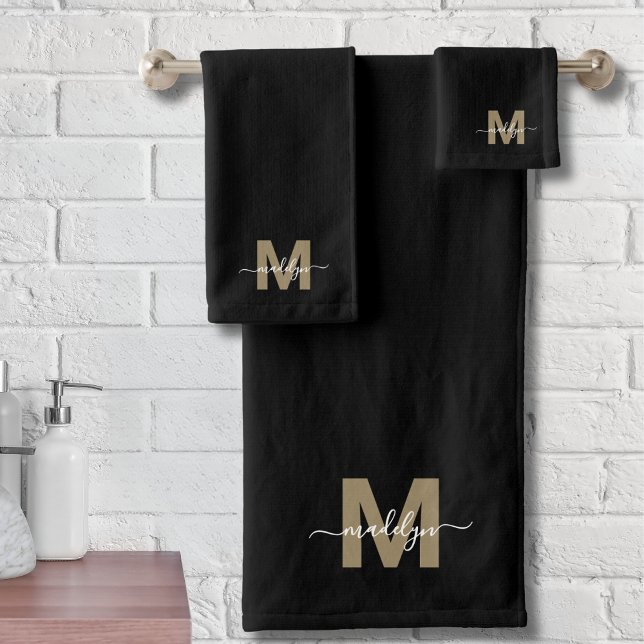 Monograma de nombre de lujo moderno elegante en ne (Modern Elegant Black Gold Script Name Monogram Bath Towel Set)