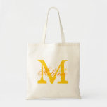 Monograma de nombre personalizado en bolsa de tote<br><div class="desc">Monograma de nombre personalizado en bolsa de tote | color dorado amarillo. Elegante diseño de logotipo con iniciales de letras monocromáticas. Idea de regalo vintage para novias,  chicas de flores,  criadas de honor y damas de honor para bodas.</div>