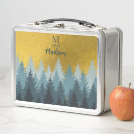 Monograma del bebé en el paisaje de los bosques