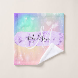 Monograma del corazón del arcoiris de Unicornio de