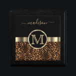 Monograma del leopardo / Nombre | Caja de regalo n<br><div class="desc">Mantén la caja de regalo lista para que la personalizes. Ideal para un cumpleaños, una fiesta de boda o cualquier ocasión especial. ✔ NOTA: ¡SÓLO CAMBIA LAS ÁREAS DE PLANTILLA NECESARIAS! 😀 Si es necesario, puede eliminar el texto y empezar a agregar de nuevo el texto y la fuente que...</div>