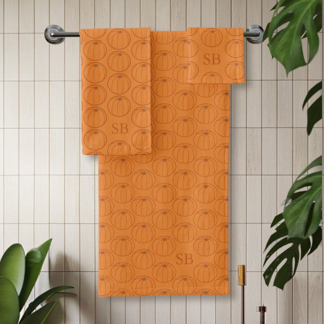 Monograma del modelo de calabaza de Acción de Grac (A fun pumpkin pattern bath towel set perfect for your fall bathroom. Just add your initials)