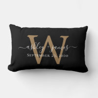 Monograma dorado Boda Fecha almohada lumbar negra