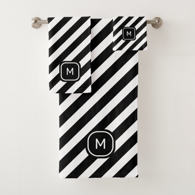 Monograma en franja blanca y negra (In situ)