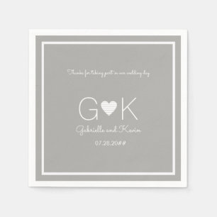 monograma en una servilleta gris boda con mensaje