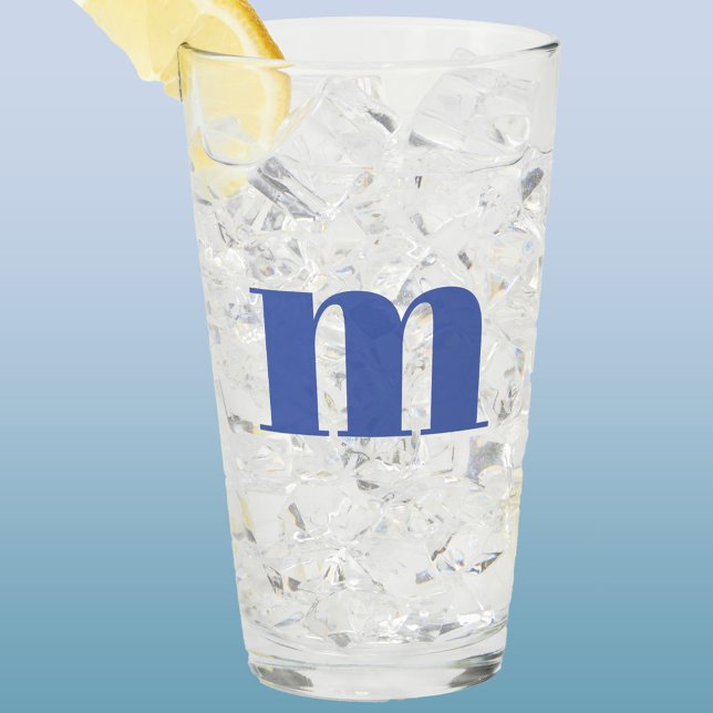 Monograma moderno inicial (Modern monogram glass tumbler)