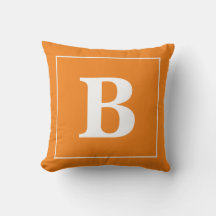 Monograma personalizable en cojín decorativo