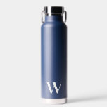 Monograma regalo de botella de agua de la Marina m<br><div class="desc">Personalice este elegante y elegante regalo de botella de agua con su personalizado monograma inicial.</div>