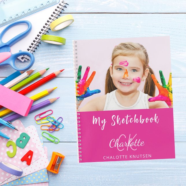 Monograma rosa caliente de la foto del cuaderno de (Subido por el creador)