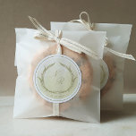 Monograma Sello para sobres de color de champán /<br><div class="desc">¡Eleva tu invitación con nuestro sello para sobres de coordinación! También ideal como etiqueta de favor. Diseño coordinando nuestras invitaciones de boda "Monograma Champagne Cream Watercolor", con un hermoso centro en tonos de champán, beige y marfil de mariposa acuarela y elegante monograma en blanco con iniciales de parejas en caligrafía....</div>