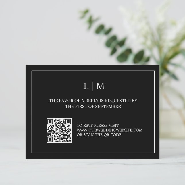Monograma simple Código QR negro Boda Tarjeta RSVP (Anverso de pie)