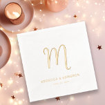 Monograma simple elegante Boda oro<br><div class="desc">Esta servilleta boda de Relieve metalizado dorado exhibe un diseño sencillo y elegante. Presenta un monograma de caligrafía de escritura junto con texto crudo para los nombres de la novia y el novio y la fecha de su boda. Se ofrecen otras opciones de Relieve metalizado (plata,  oro subió).</div>