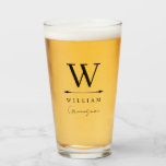 Monograma sin tiempo limpio Groomsman<br><div class="desc">Vidrio de cerveza monogramado para tu novio con su nombre inicial en un diseño simple y minimalista y su rol en la fiesta de bodas en un guión informal.</div>