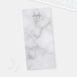 Monograma y Bloc de notas de nombres personalizado<br><div class="desc">Monograma personalizado y Bloc de notas con nombre personalizado en gris y monograma en gris claro como fondo,  en estilo clásico de fuente serif,  sobre fondo de mármol blanco.</div>