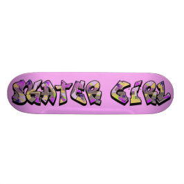 Monopatín de la pintada del chica del patinador