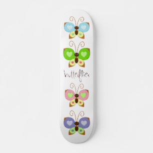 Monopatín de las mariposas del Grunge