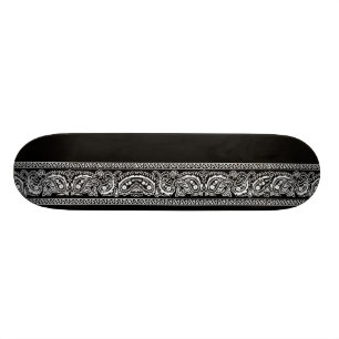 Monopatín negro de Paisley favorable