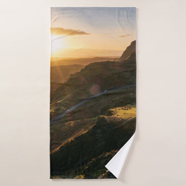 MONTAÑA DURANTE EL DÍA (Toalla de baño)