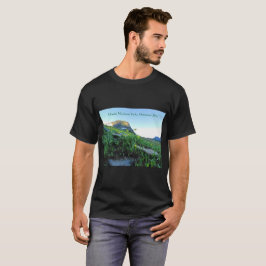 Montaña glaciar masculina con camiseta negra