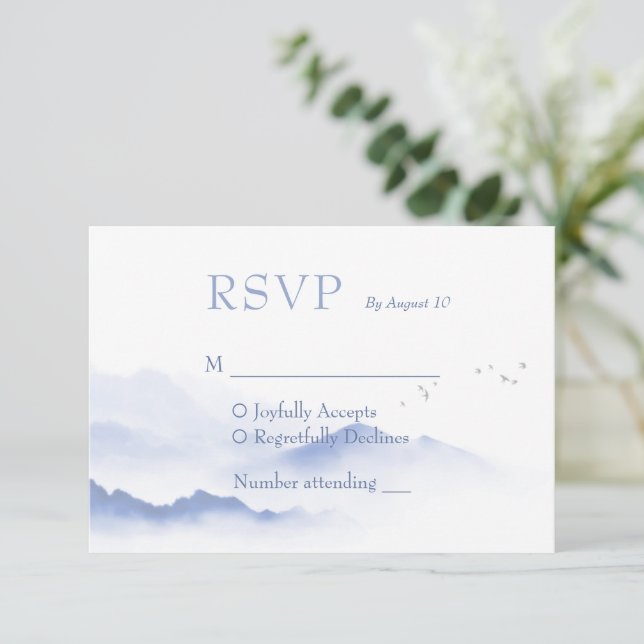 Montañas azules y pájaros tarjeta boda rsvp (Anverso de pie)