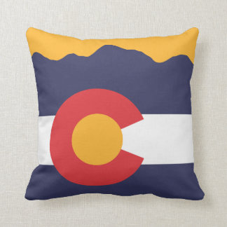 Montañas de Colorado y almohada de la bandera