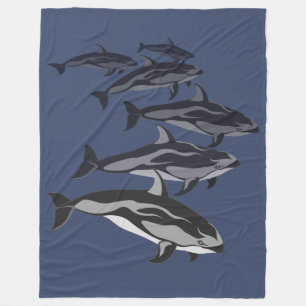 Montañas delfines con mantas blancas laterales