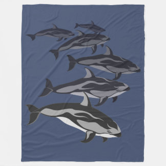 Montañas delfines con mantas blancas laterales