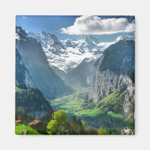 Montañas impresionantes de Suiza del imán del