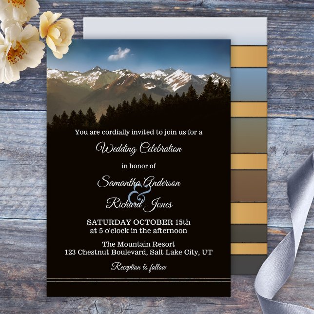 Montañas pintadas Pinos Invitación a la boda (Elegant wedding invitation featuring a painting of pine trees with snow capped mountains)