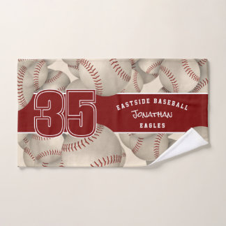 Montones de jugadores de softball de béisbol y nom