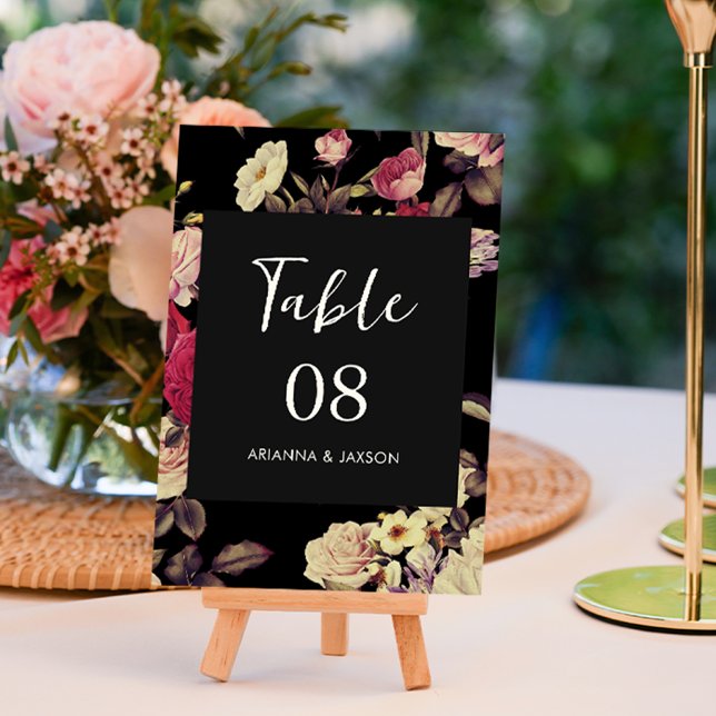 Moody Floral Boda Número de tabla (This beautiful double sided floral table number sign features elegant vintage look flowers.)