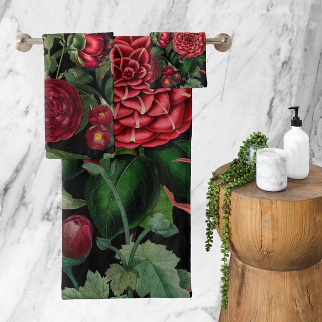 Moody Florals Black & Burgundy Vintage (Subido por el creador)