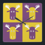Moose Head Pop Art reloj de pared<br><div class="desc">Un lindo y divertido patrón de cabeza de alce. Ver mi tienda para otros artículos con este diseño.</div>
