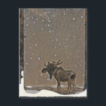 Moose in Snow<br><div class="desc">Pintura vintage de John Bauer que muestra un alce en la nieve entre dos árboles.</div>