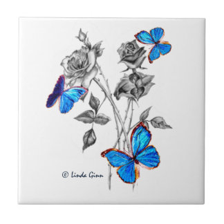 Morph las mariposas en las tejas blancos y negros
