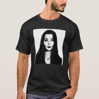 Morticia Addams Retrato Oscuro Camiseta Clásica