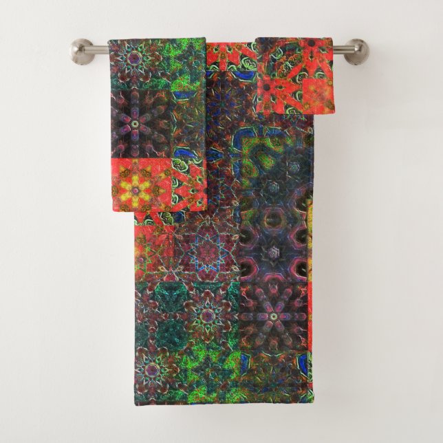 Mosaico kaleidoscopio entre verde y coral y marrón (In situ)