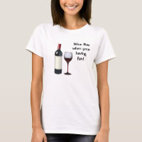 Moscas del vino cuando su tener camiseta de la