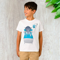 Mosquito enfermo en camiseta del hospital