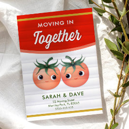 Moviéndose juntos invitación con pareja de tomates