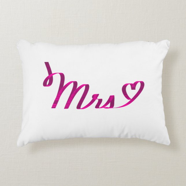 "Mrs <3" en el almohada de acento de cinta rosa os (Anverso)